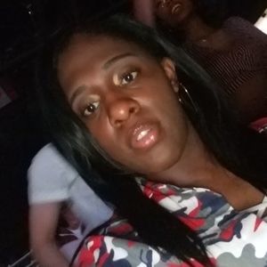 Meet your Posher, Ebony